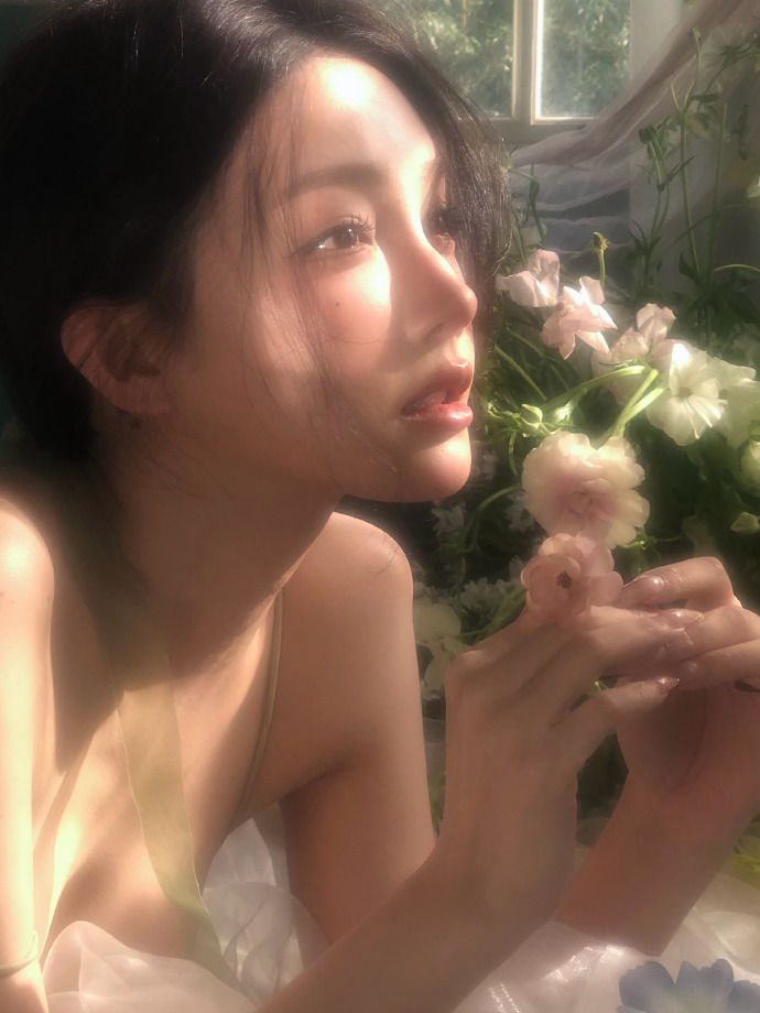 成人av一区二区兰花在线播放：网络内容分级与安全浏览的深度探讨